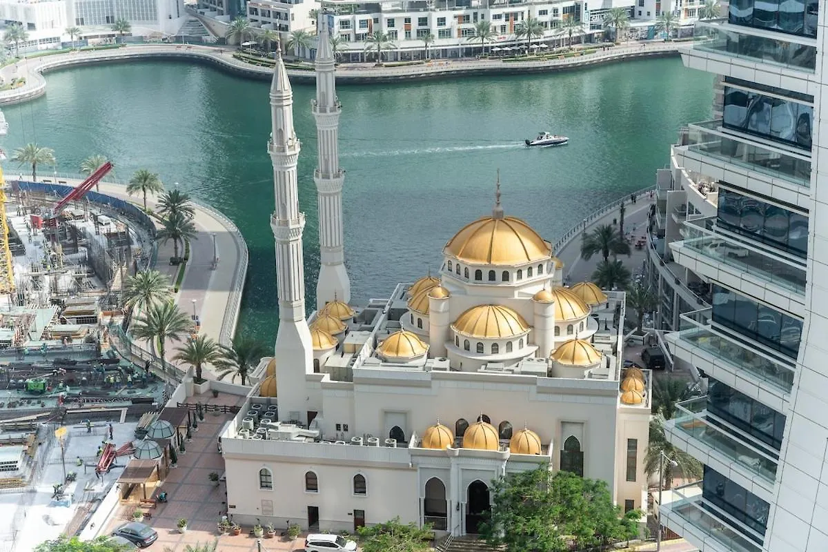 Apartment Spacious 3-Bedroom With Modern Amenities In Jbr Dubai United Arab Emirates