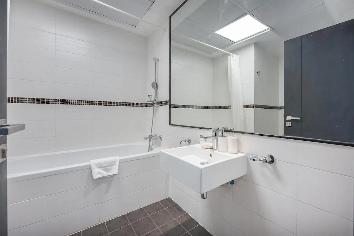 Apartment Spacious 3-Bedroom With Modern Amenities In Jbr Dubai