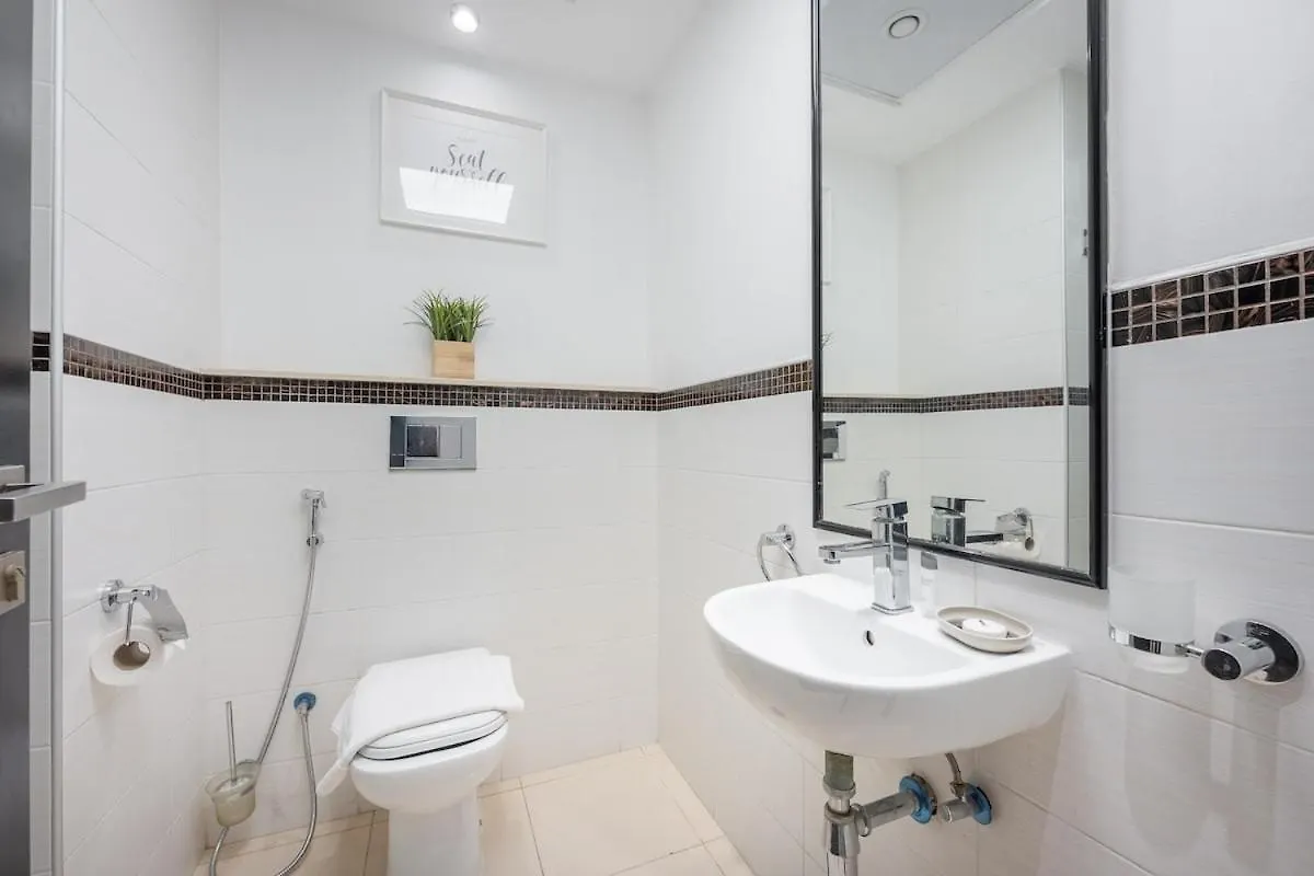 Apartment Spacious 3-Bedroom With Modern Amenities In Jbr Dubai