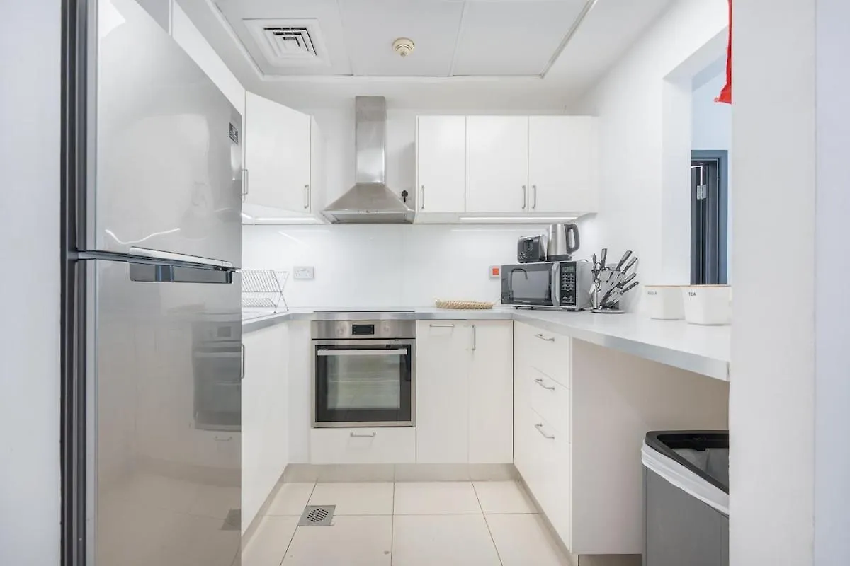 Spacious 3-Bedroom With Modern Amenities In Jbr Dubai 0*,  United Arab Emirates