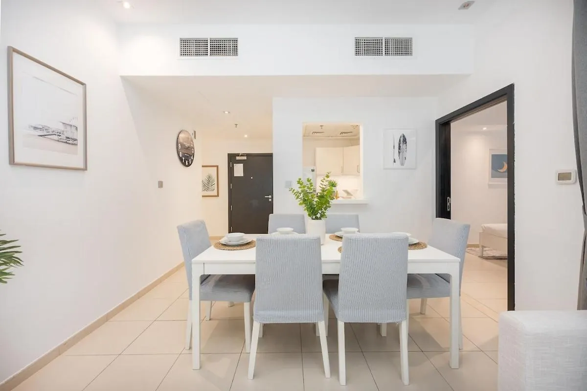 Apartment Spacious 3-Bedroom With Modern Amenities In Jbr Dubai