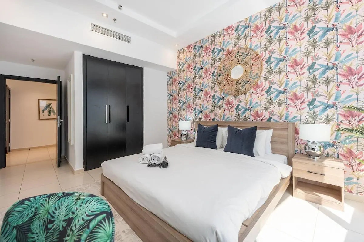 Spacious 3-Bedroom With Modern Amenities In Jbr Dubaj Apartmán